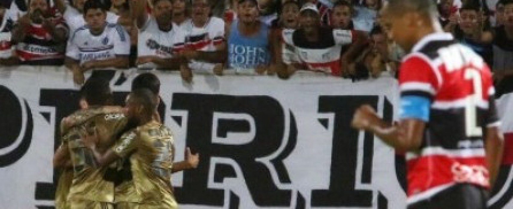 Sport vence o Santa Cruz e faz a final da Copa Nordeste contra o Bahia