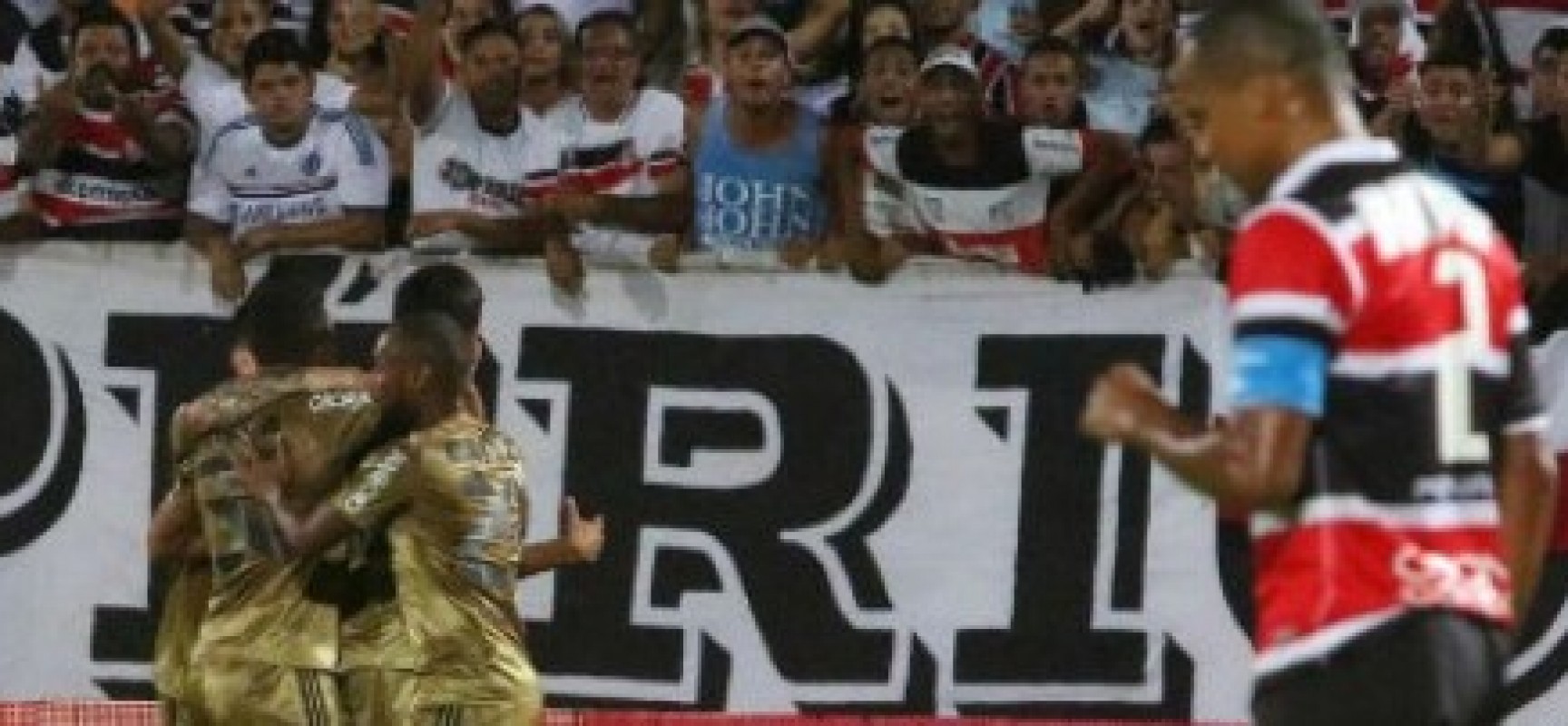 Sport vence o Santa Cruz e faz a final da Copa Nordeste contra o Bahia