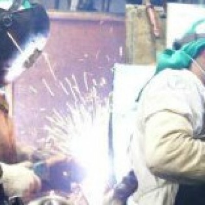 Confiança da Indústria cai 2,3 pontos em prévia da FGV