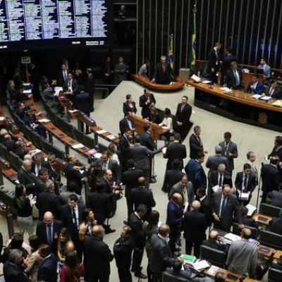 Mais de 540 mil pessoas apoiam fim do auxílio-moradia para deputados, senadores e juízes