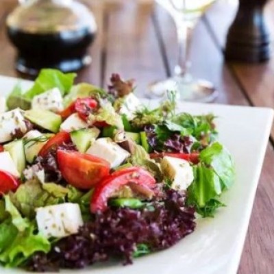 Dieta vegetariana é duas vezes mais efetiva na perda de peso, diz estudo