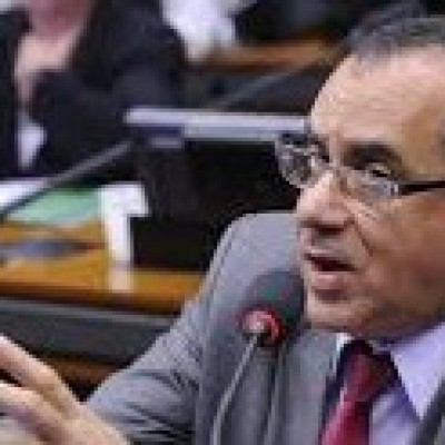 Justiça autoriza deputado federal preso a exercer mandato durante o dia