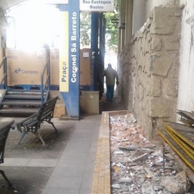 “Pracinha” que fica ao lado da Agência dos Correios em Ilhéus, está uma porcaria só