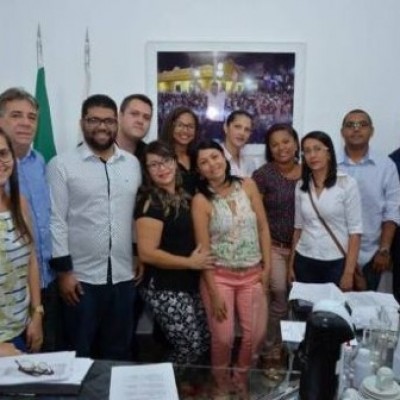 Prefeitura de Alagoinhas dá posse a 37 novos servidores para Seduc, Semas e Sesau