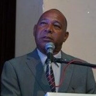 Vereador Nerival (PCdoB) sai na frente e protocola Projeto de Lei para legalizar moto-taxi em Ilhéus