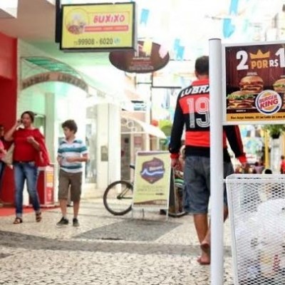 Prefeitura firma parceria para instalar lixeiras no centro e bairros de Ilhéus