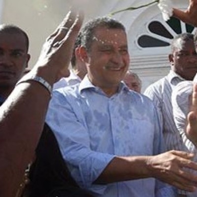 Rui Costa reinaugura Aeródromo e realiza outras ações em Canavieiras