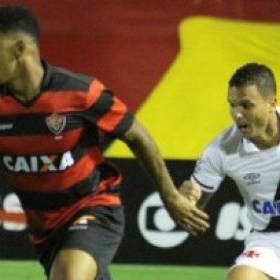 Vitória é goleado pelo Vasco por 4 a 1 e caminha para o rebaixamento