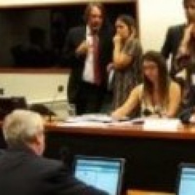 Comissão conclui votação de relatório e aprova ‘distritão’ e fundo eleitoral