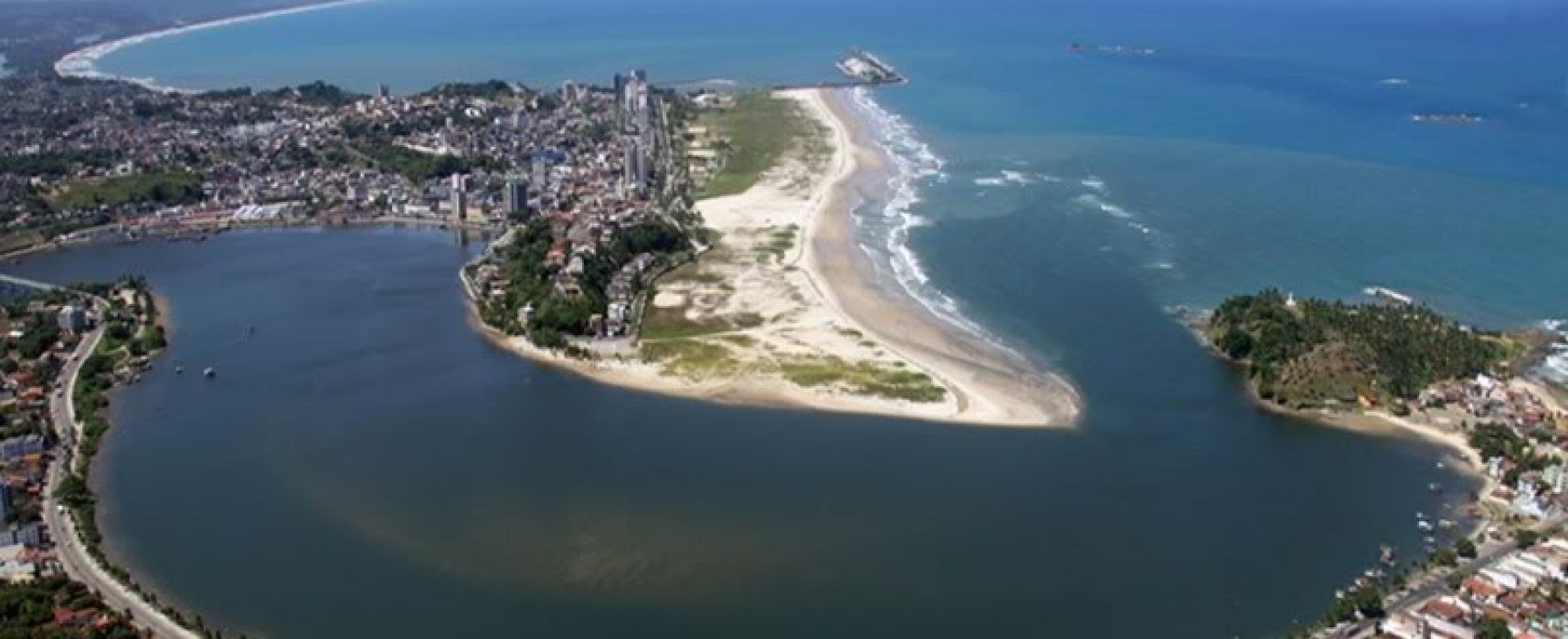 RENDO-ME A ILHÉUS QUE POSSUI  AS 07 MARAVILHAS DO MUNDO
