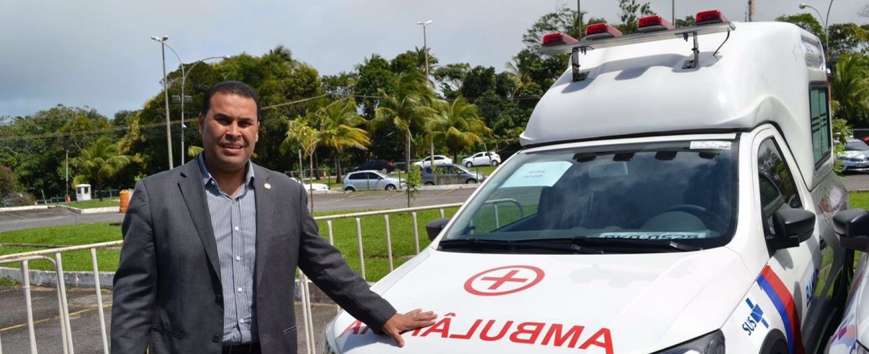 Ibicaraí recebe nova ambulância e equipamentos para a Saúde