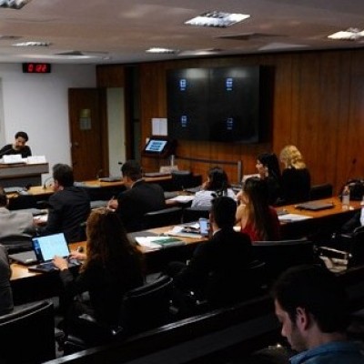 Representantes da área de educação criticam MP que altera as regras do Fies
