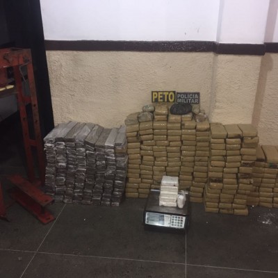 Ubaitaba: Operação conjunta apreende 300 kg de maconha e prende três