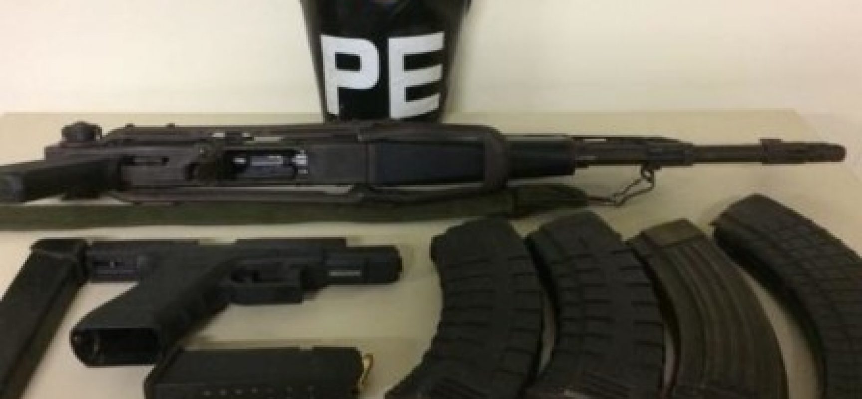 Após novo tiroteio na Rocinha, Exército prende cinco e apreende um fuzil AK47