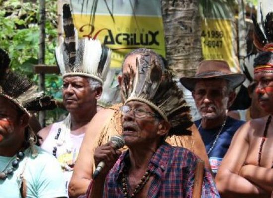 Marcha reúne 1.500 indígenas após encontro de tribos em Ilhéus