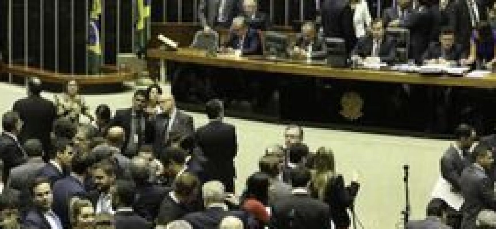 Plenário da Câmara rejeita possibilidade de partidos se unirem em federações