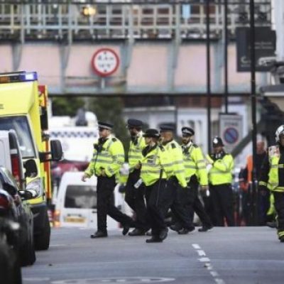 Polícia procura responsável por atentado no metrô de Londres