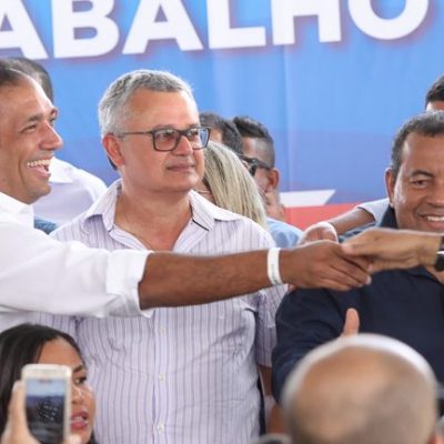 Em Ibicaraí, Rui destaca empreendimentos em Ilhéus que beneficiam toda uma região