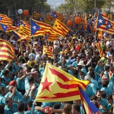 Espanha intervém, dissolve Parlamento e retira autonomia da Catalunha