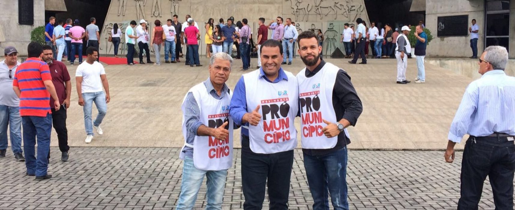 Prefeito de Ibicaraí participa do movimento Pró-Município em Salvador