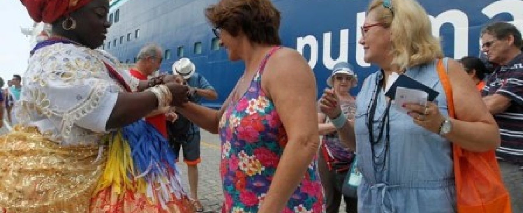 Temporada de cruzeiros atrai 150 mil turistas e movimenta R$ 70 milhões em Salvador