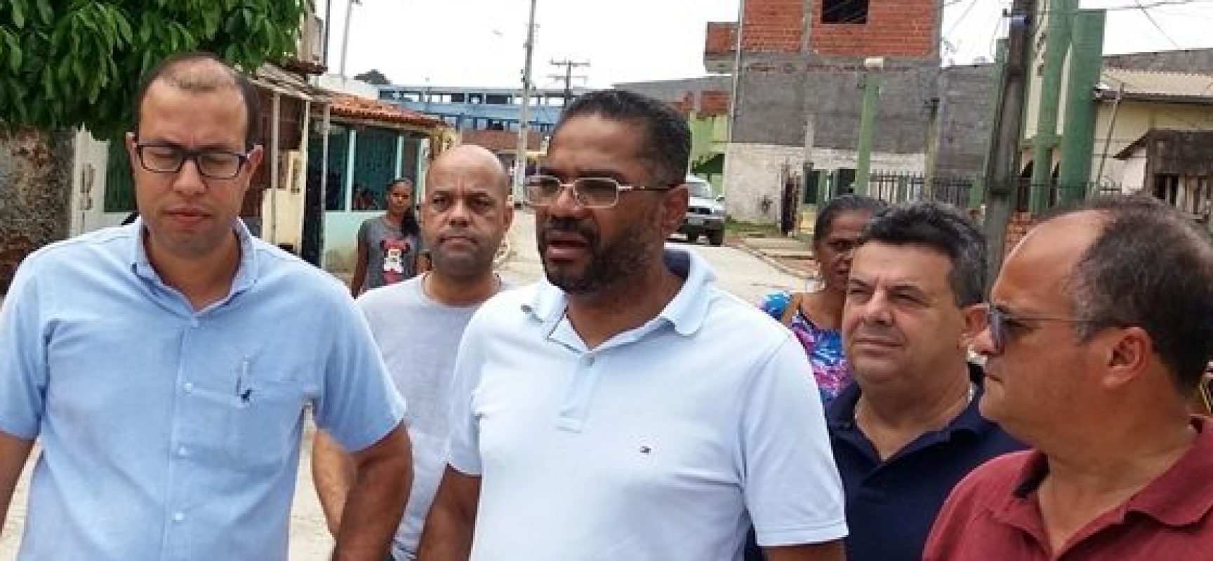 Deputado Federal Márcio Marinho (PRB) visitou obras no bairro Teotônio Vilela, em Ilhéus