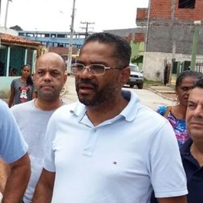 Deputado Federal Márcio Marinho (PRB) visitou obras no bairro Teotônio Vilela, em Ilhéus