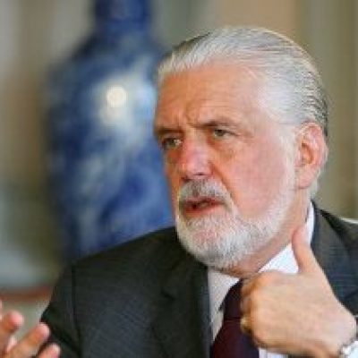“Nós preferimos seguir trabalhando e aguardar as urnas”, diz Wagner sobre pesquisa
