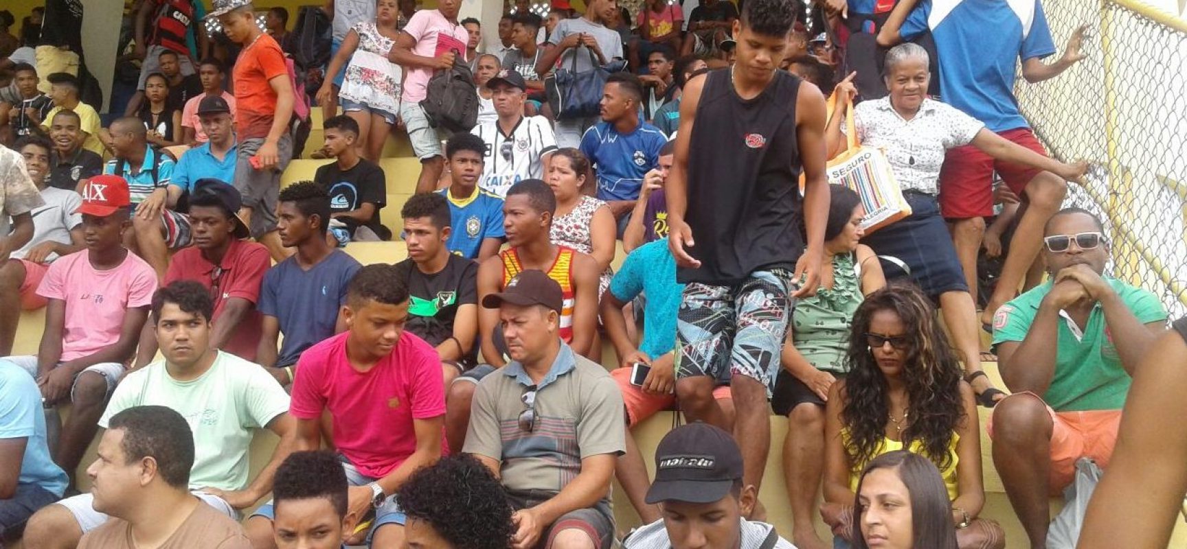 COLO COLO/AREZZA/ADILIS: Atletas profissionais se apresentam nesta segunda-feira, dia 29. Jovens que foram aprovados na 2ª etapa da peneira se apresentarão dia 08 de fevereiro