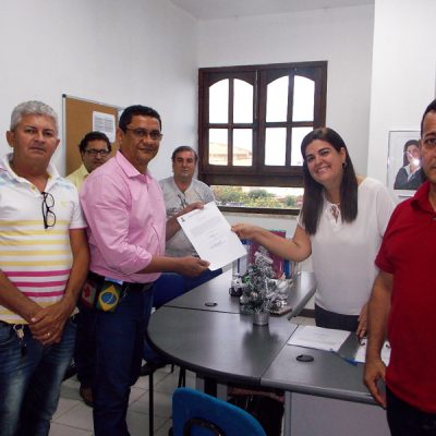 CAMAMU >Prefeita Ioná Queiroz assina Ordem de Serviço para da construção do Ginásio de Esportes