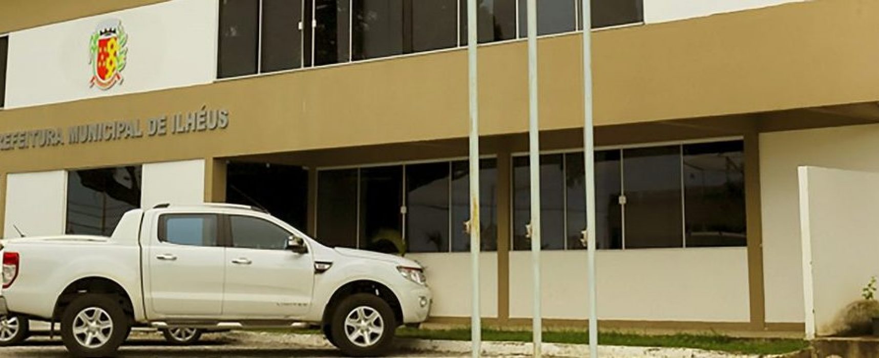 Após tentar manter servidores, Município é obrigado a cumprir sentença e afastar não concursados