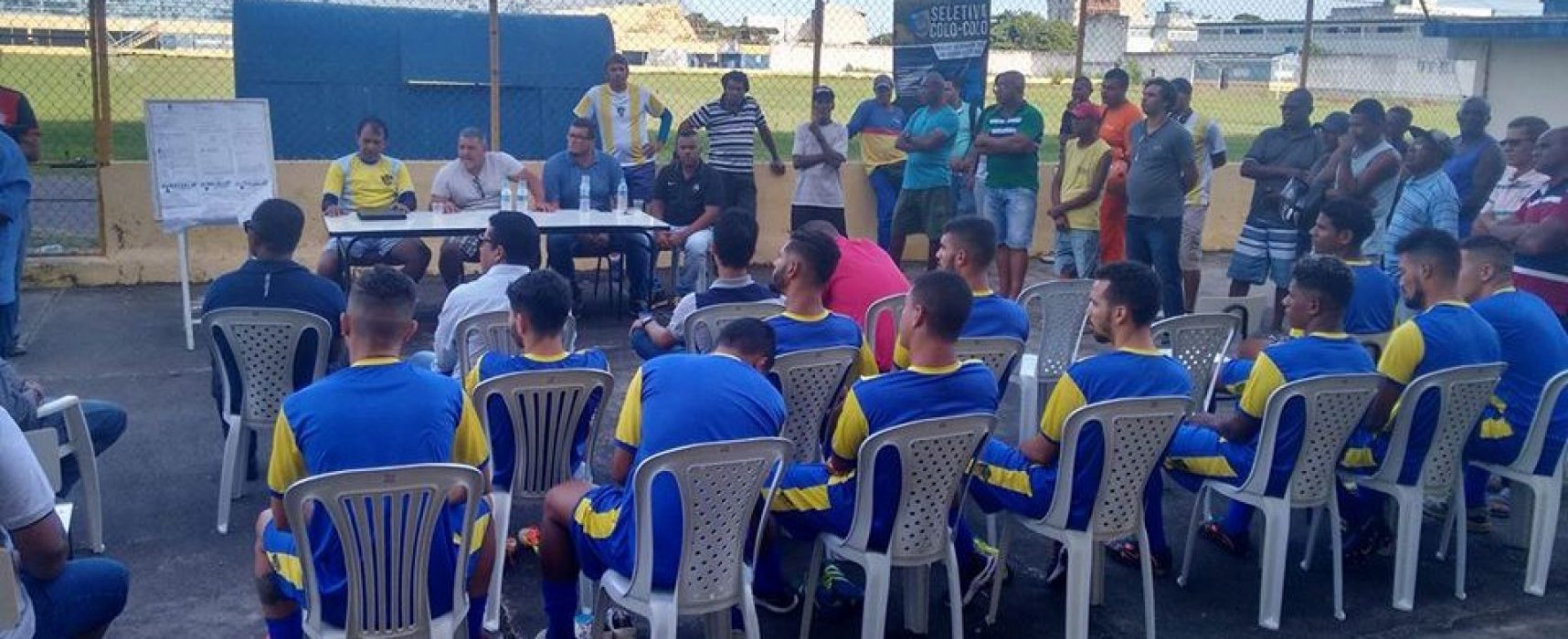 Colo Colo/Arezza apresenta elenco à imprensa numa grande recepção da torcida ilheense