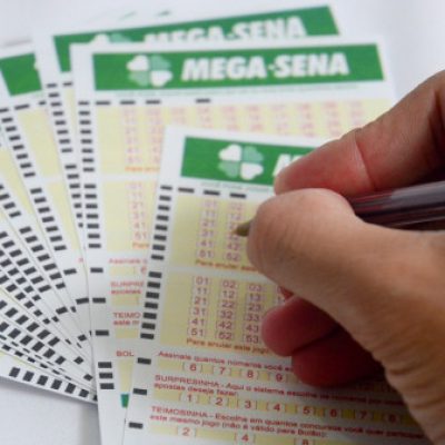 Mega da Virada: apostadores sonham em viajar e ajudar família