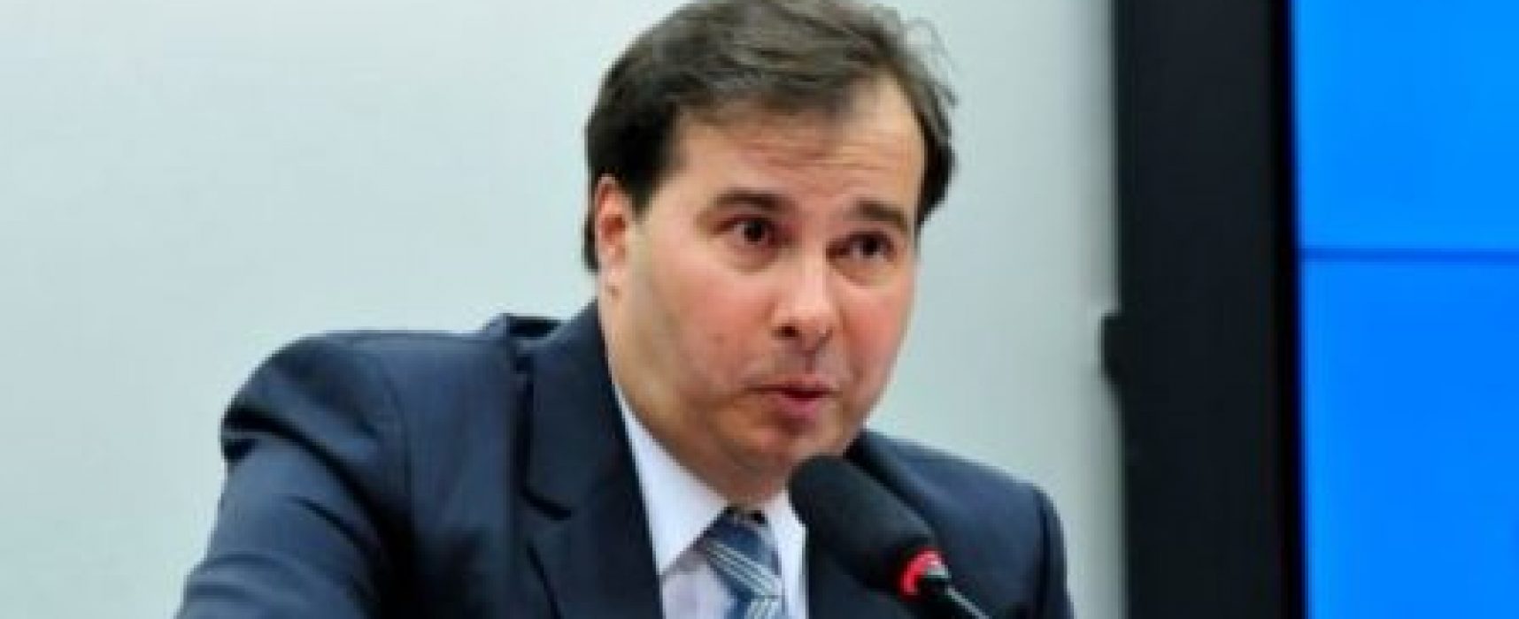 No Twitter, Maia defende urgência para aprovação Reforma da Previdência