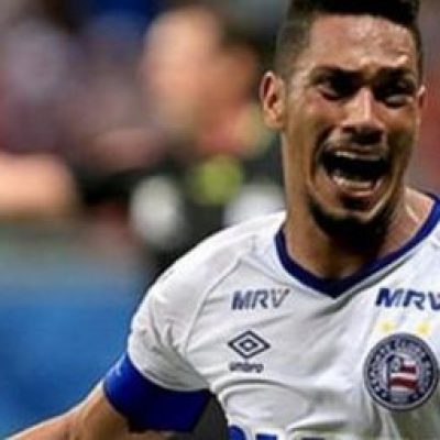 Sem espaço e contestado: Hernane Brocador com os dias contados no Bahia