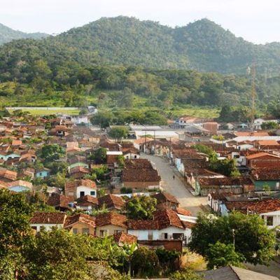 Ana Paula emprega todos os seus parentes na prefeitura de Barro Preto.