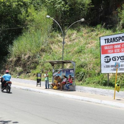 Placas de Outdoors começam a ser retiradas no centro de Ilhéus
