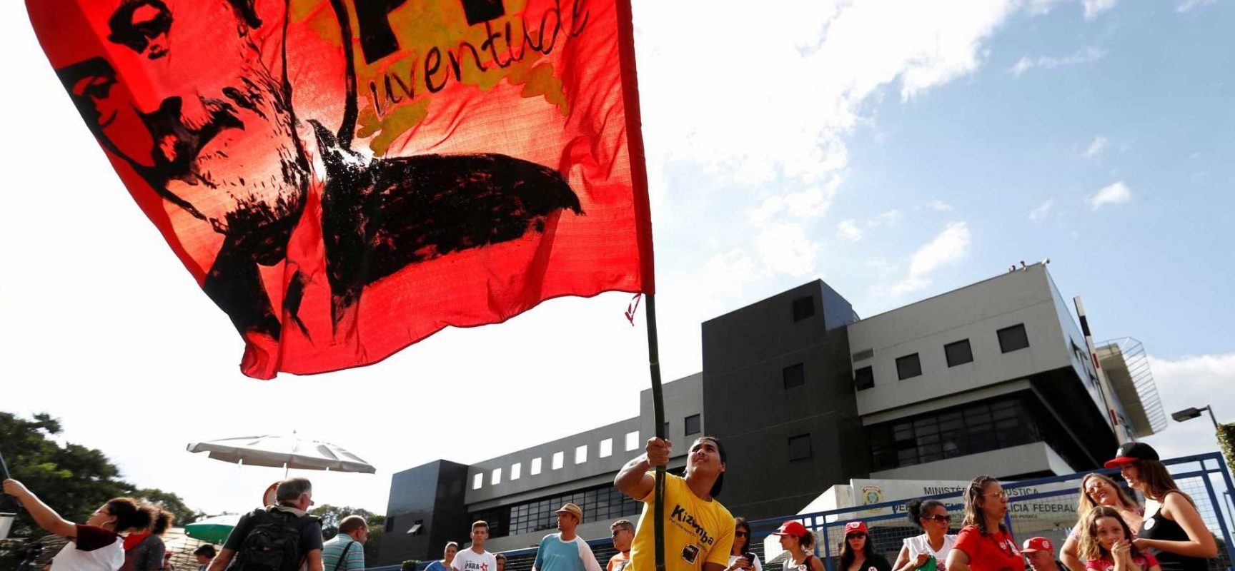 Em defesa de Lula, centrais sindicais realizam ato do Dia do Trabalho
