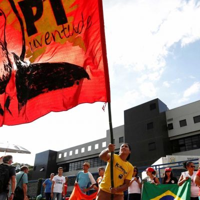 Em defesa de Lula, centrais sindicais realizam ato do Dia do Trabalho
