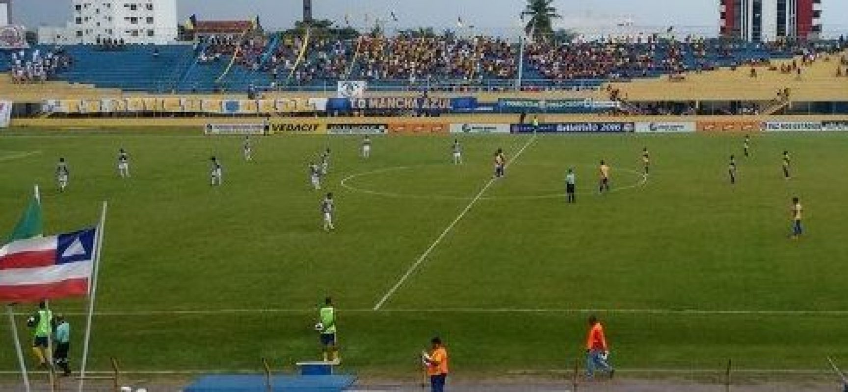 Colo-Colo vence o Atlético e mantém disputa aberta por vaga na final da Série B