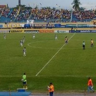 Colo-Colo vence o Atlético e mantém disputa aberta por vaga na final da Série B