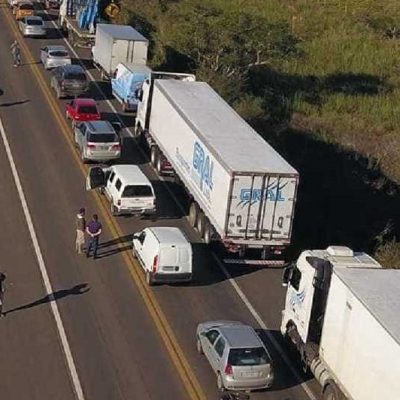 Governo anuncia R$ 500 milhões do BNDES para caminhoneiros autônomos