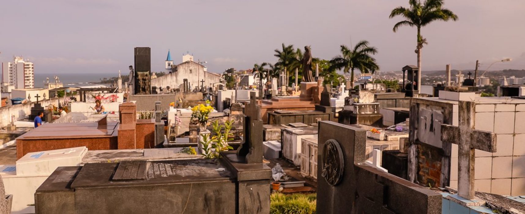 Ilhéus atualiza cadastro de proprietários de sepulturas nos cemitérios da cidade