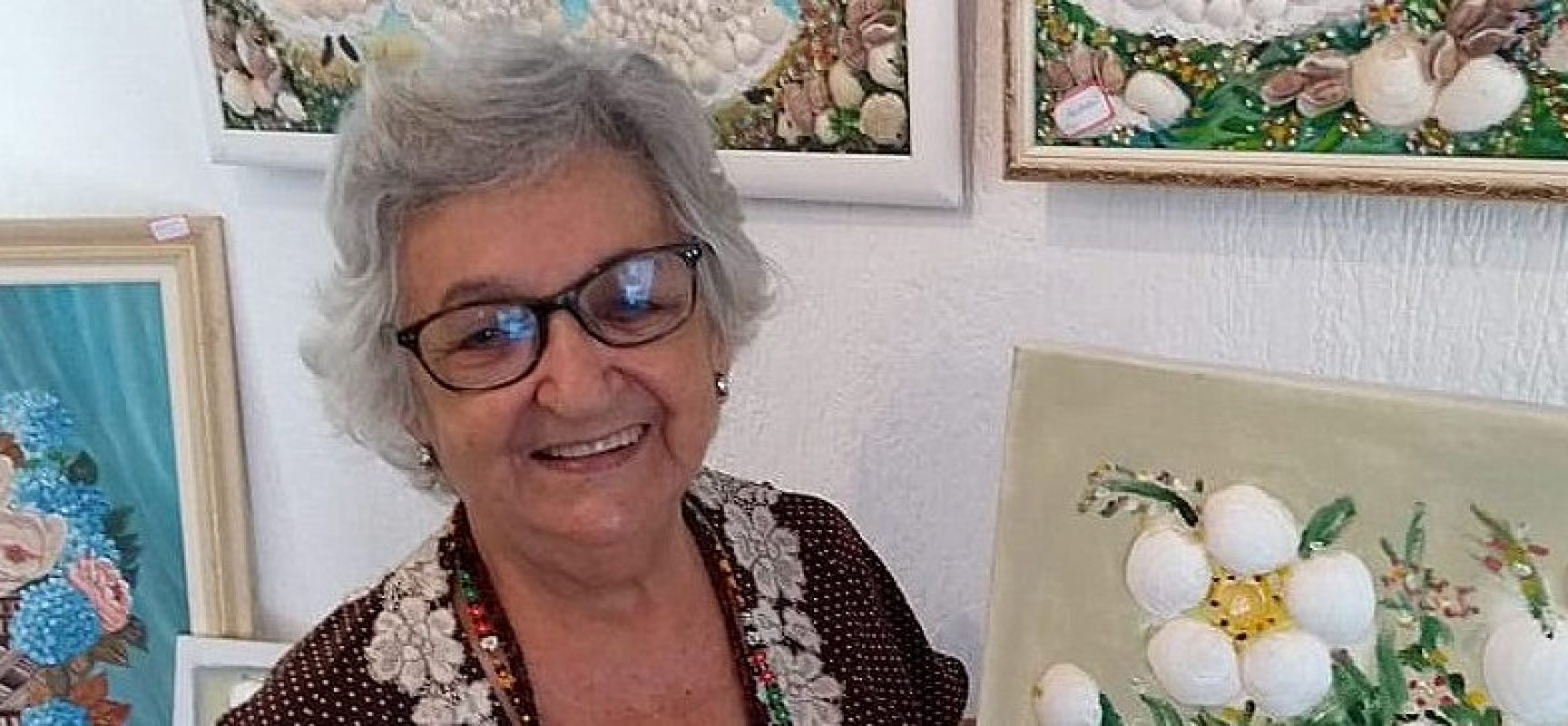 Artista plástica ilheense expõe trabalhos no Teatro Municipal