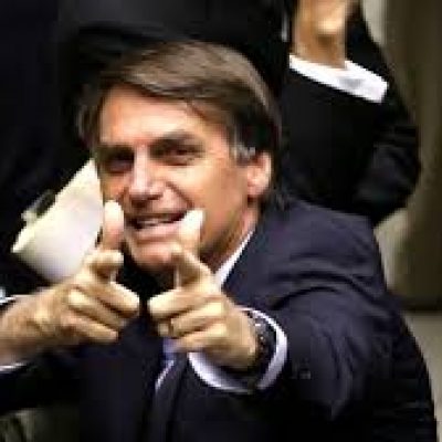 Bolsonaro diz que, em 2005, Adriano Nóbrega era herói da PM do Rio