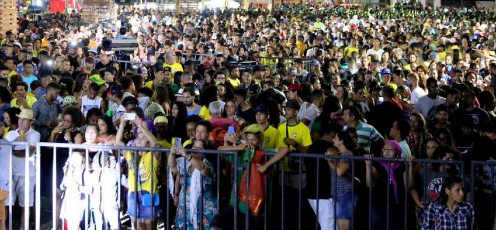 Viva Ilhéus Fest reúne multidão na avenida