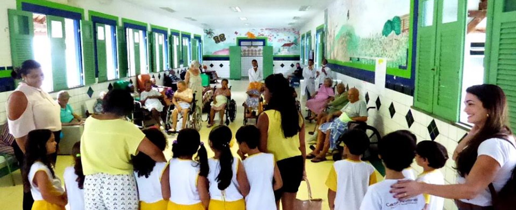 Casa Amarela celebra sexto aniversário com campanha de doação de agasalhos