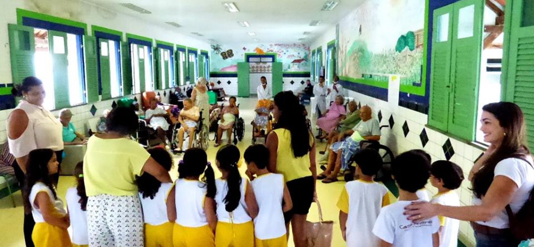 Casa Amarela celebra sexto aniversário com campanha de doação de agasalhos