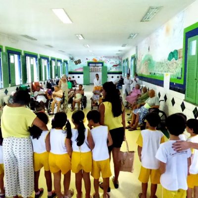 Casa Amarela celebra sexto aniversário com campanha de doação de agasalhos