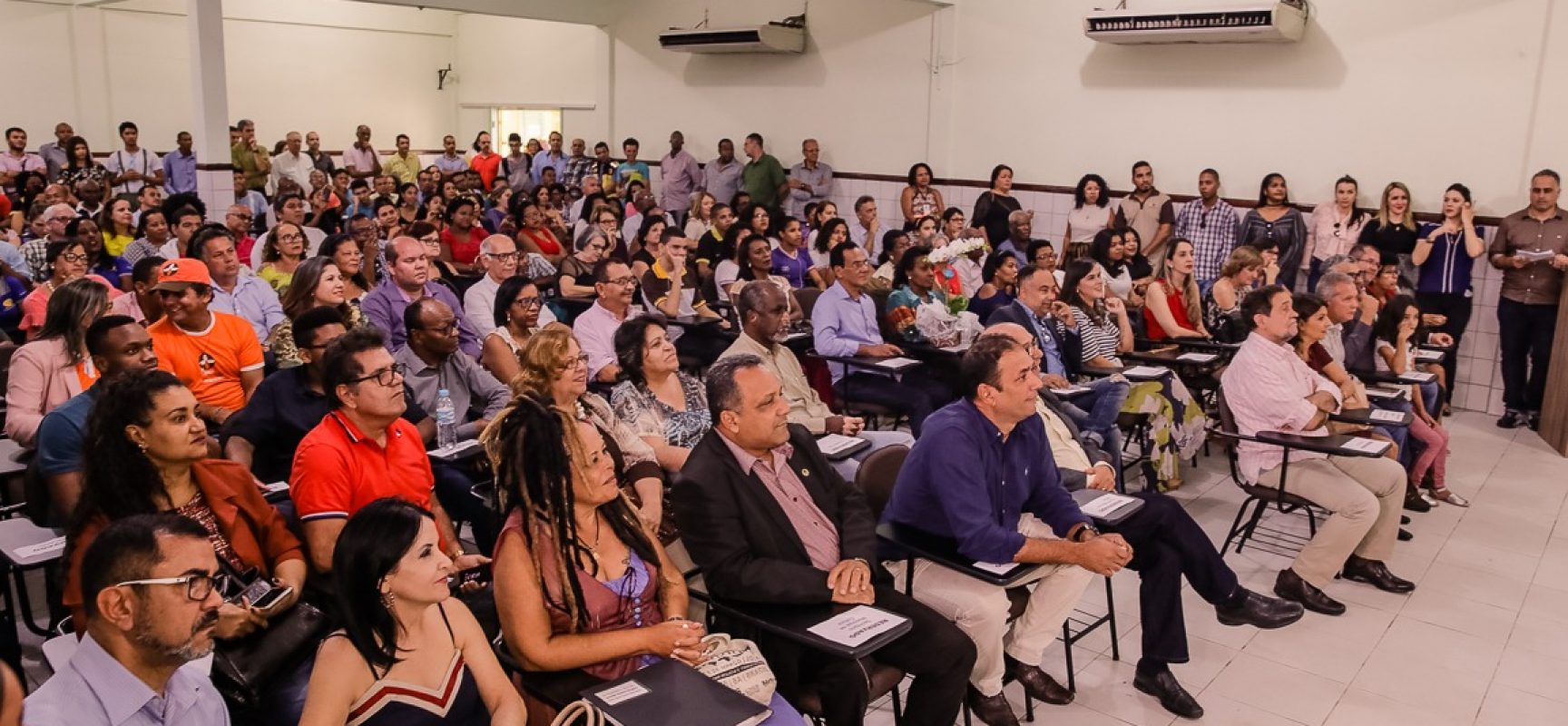 A interdisciplinaridade na escola: formação integral do sujeito e atuação crítica na sociedade contemporânea